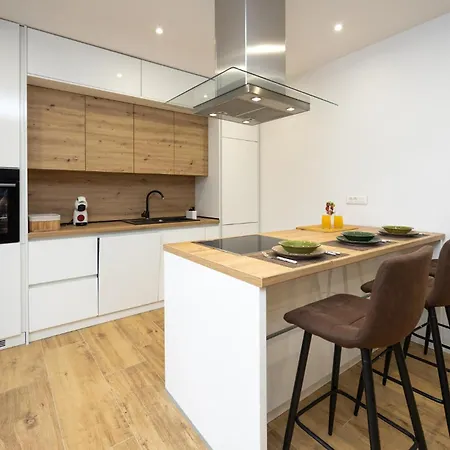 بيت للعطل Pet Friendly In *