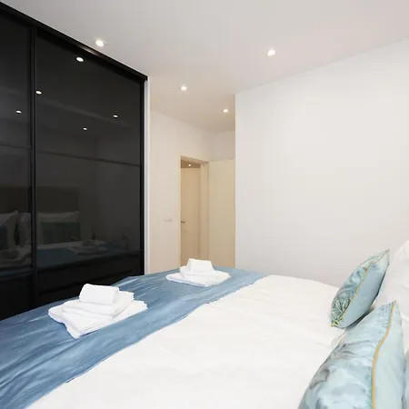 بيت للعطل Pet Friendly In *